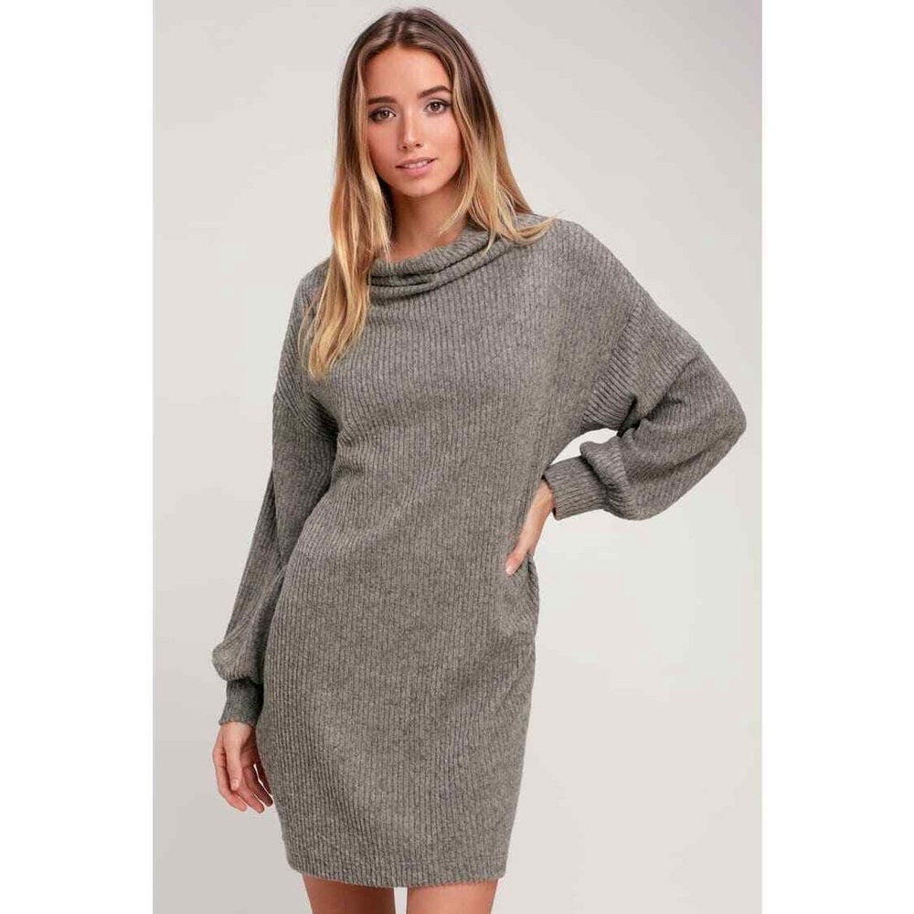 Lush Ribbed Knit Sweater in Gray